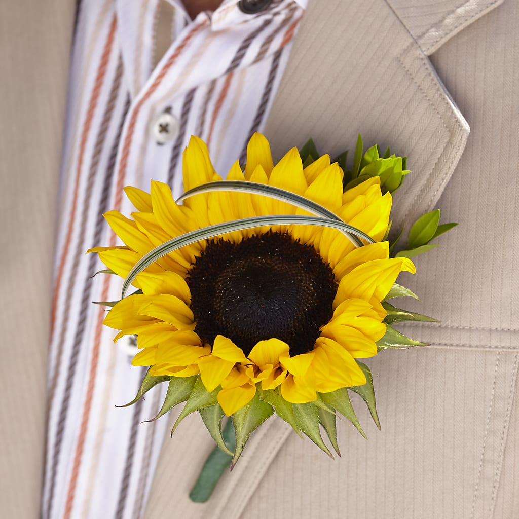 Free Spirit Boutonniere – Fj Florist, Houston TX