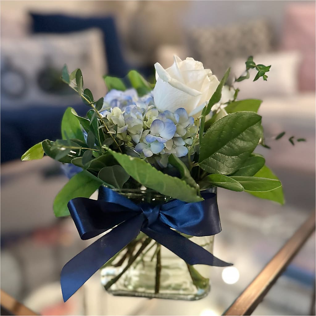 Sky Blue Delight Bouquet –  Fj Florist, Houston TX